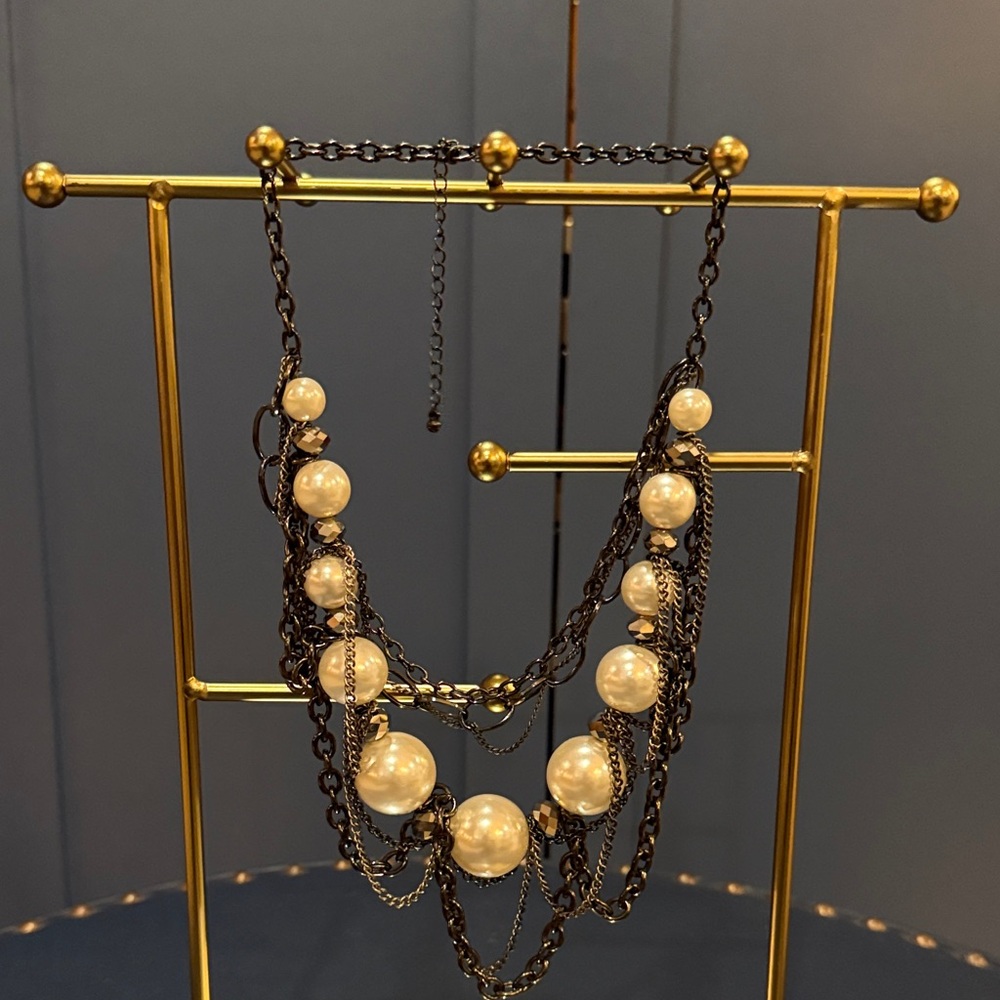 Elegant Pearl and Black Chain Necklace